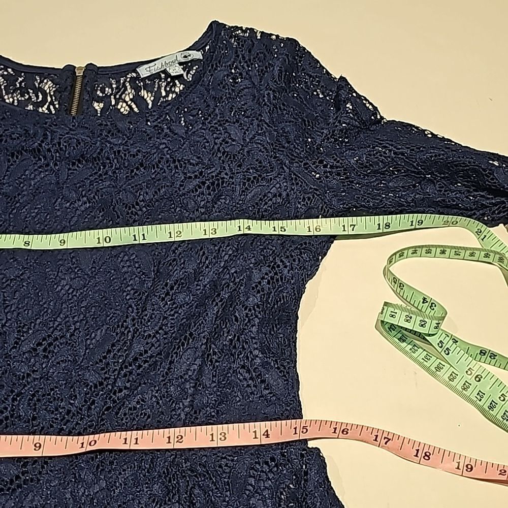 Navy lace dress fully lined zipper in back by Fishbowl size medium - Picture 6 of 10